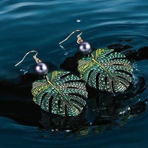 Bohemian Style Green Leaf Drop Earrings With Imitation Pearl Hollow-Out Tropical